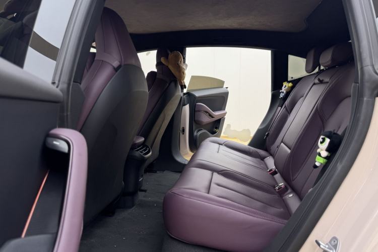 Used Nio ET5 2024 75 kWh Left Rear Seat