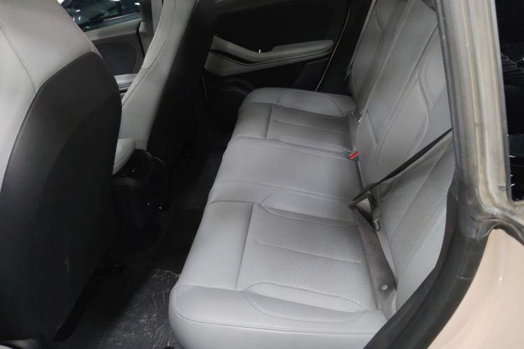 Used Nio ET5 2024 75 kWh Left Rear Seat