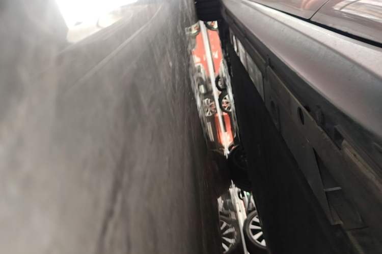 Used Nio ET5 2024 75 kWh Left Side Sill