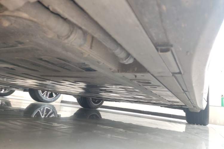 Used Nio ET5 2024 75 kWh Left Side Sill