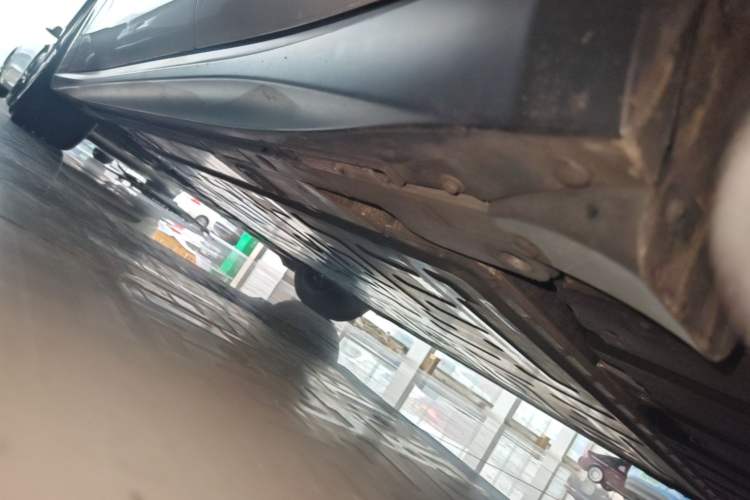 Used Nio ET5 2024 75 kWh Left Side Sill