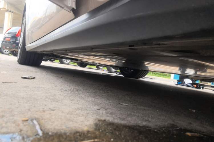 Used Nio ET5 2024 75 kWh Left Side Sill
