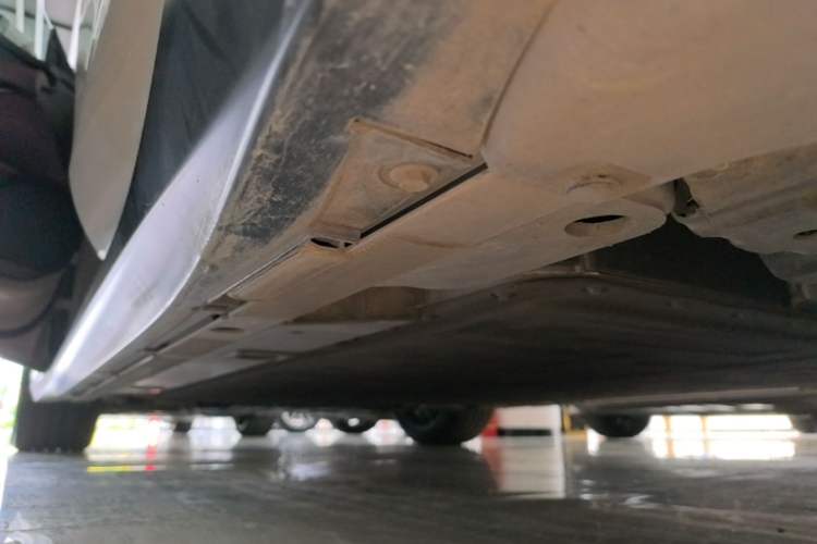 Used Nio ET5 2024 75 kWh Left Side Sill