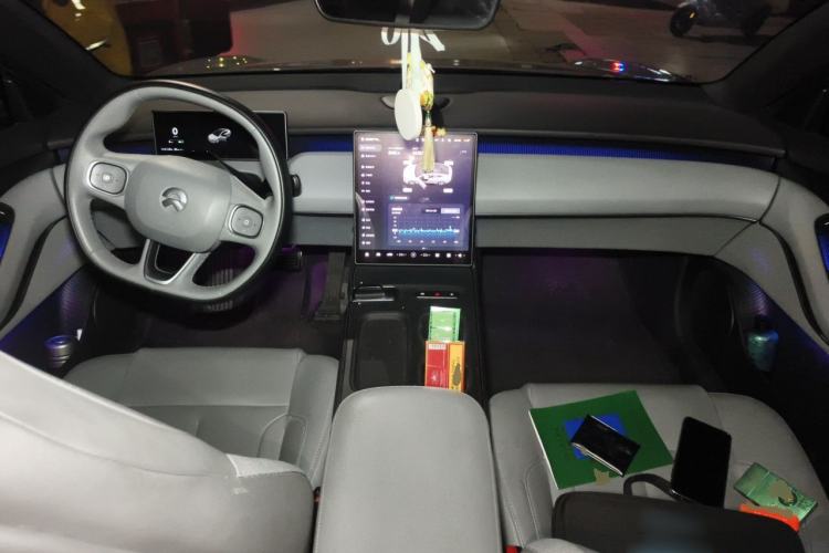 Used Nio ET5 2024 75 kWh Center Console