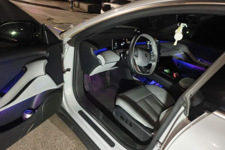 Used Nio ET5 2024 75 kWh Driver Seat