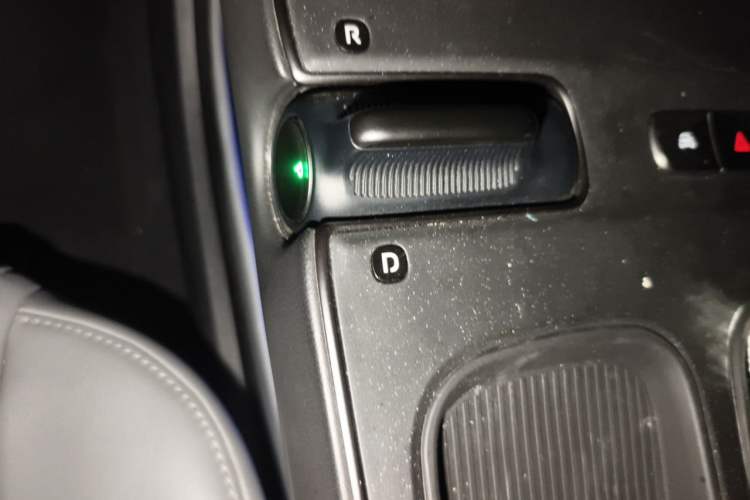 Used Nio ET5 2024 75 kWh Gear Lever