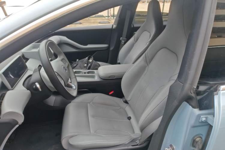 Used Nio ET5 2024 75 kWh Left Front Seat