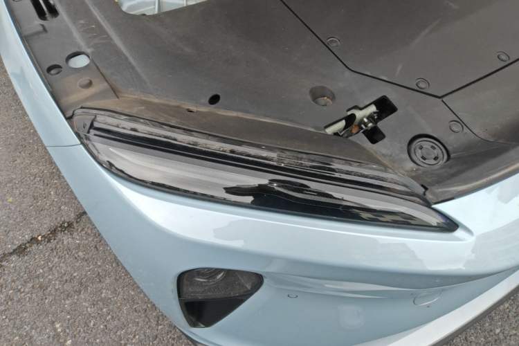 Used Nio ET5 2024 75 kWh Right Front Headlight