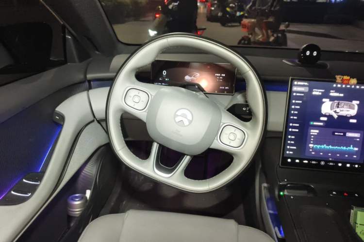 Used Nio ET5 2024 75 kWh Steering Wheel
