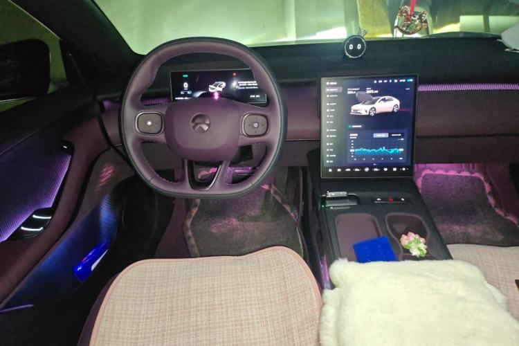 Used Nio ET5 2024 75 kWh Steering Wheel