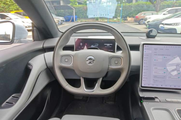 Used Nio ET5 2024 75 kWh Steering Wheel