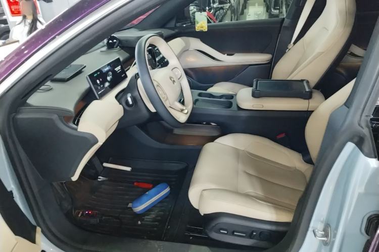 Used Nio ET5 2024 75 kWh Left Front Seat