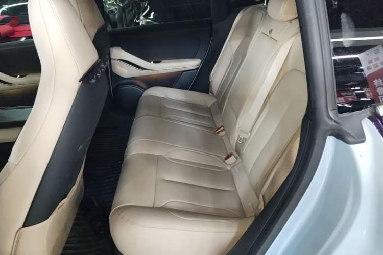 Used Nio ET5 2024 75 kWh Left Rear Seat