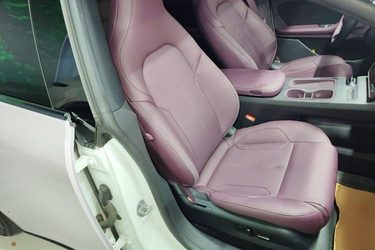 Used Nio ET5 2024 75 kWh Right Front Seat
