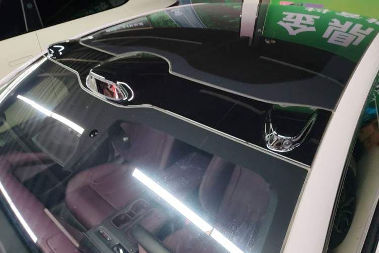 Used Nio ET5 2024 75 kWh Roof