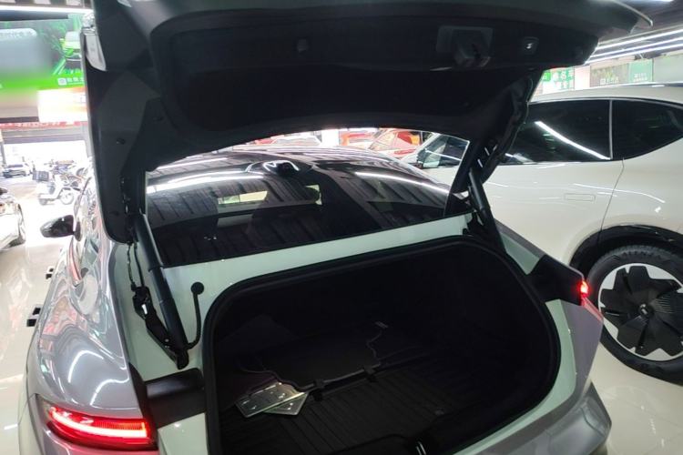 Used Nio ET5 2024 75 kWh Trunk