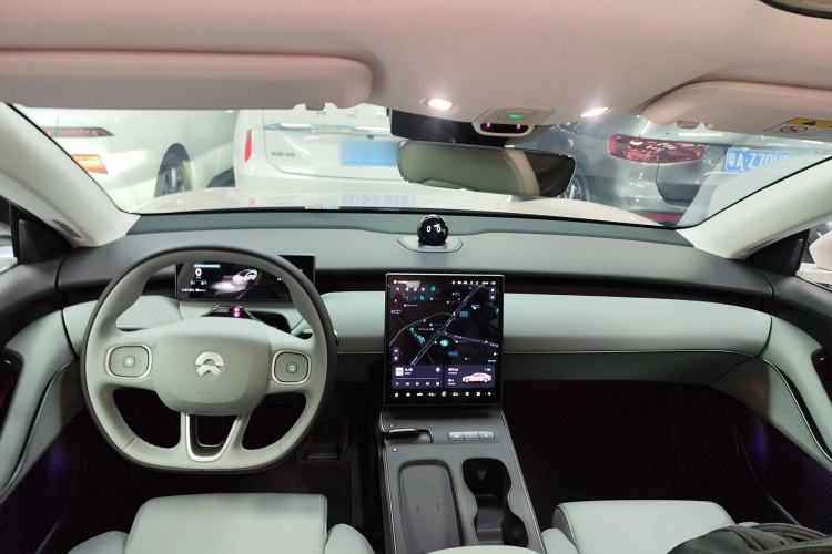 Used Nio ET5 2024 75 kWh Center Console