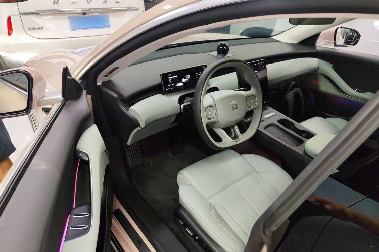 Used Nio ET5 2024 75 kWh Driver Seat