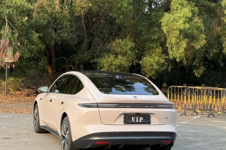 Used Nio ET5 2024 75 kWh Exterior 2
