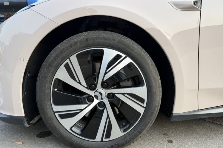 Used Nio ET5 2024 75 kWh Exterior 3