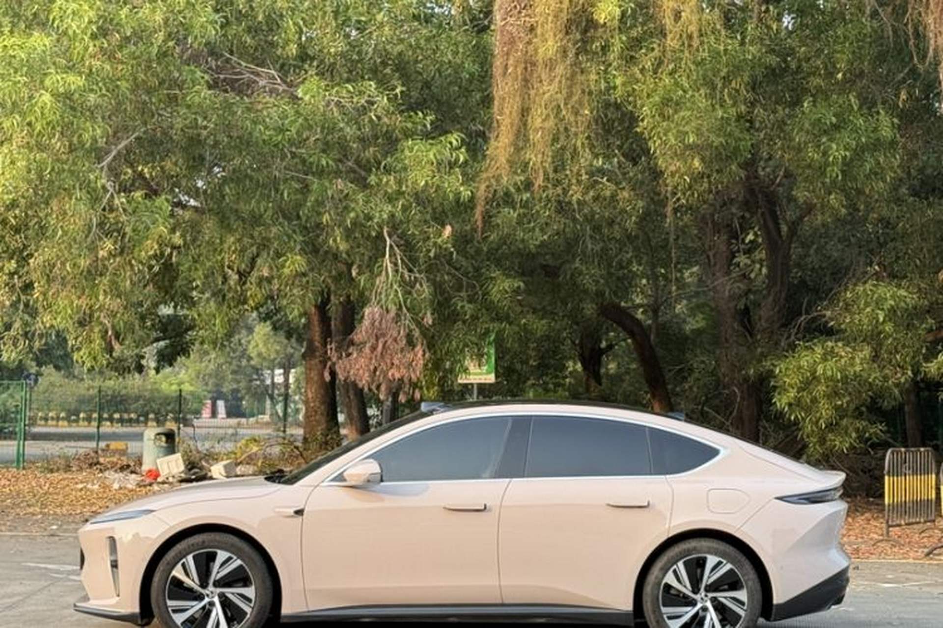 Used Nio ET5 2024 75 kWh Exterior 7
