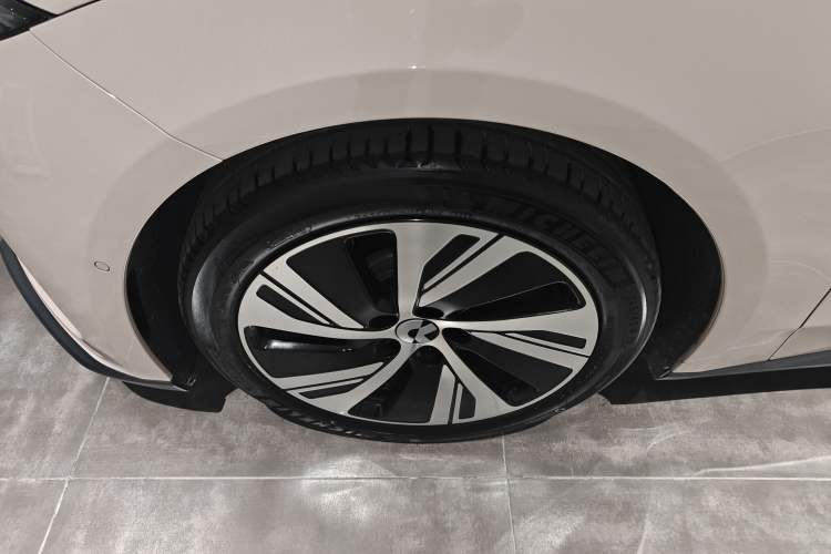 Used Nio ET5 2024 75 kWh Exterior 7