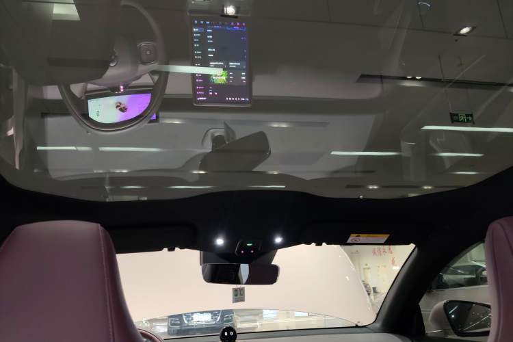 Used Nio ET5 2024 75 kWh Headliner