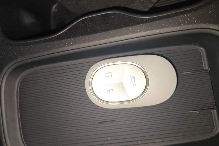 Used Nio ET5 2024 75 kWh Interior 1