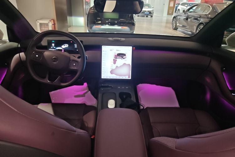 Used Nio ET5 2024 75 kWh Interior 2