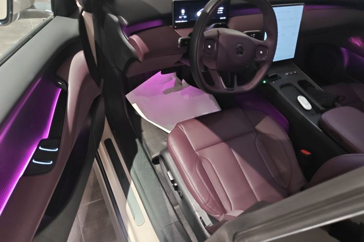 Used Nio ET5 2024 75 kWh Interior 3