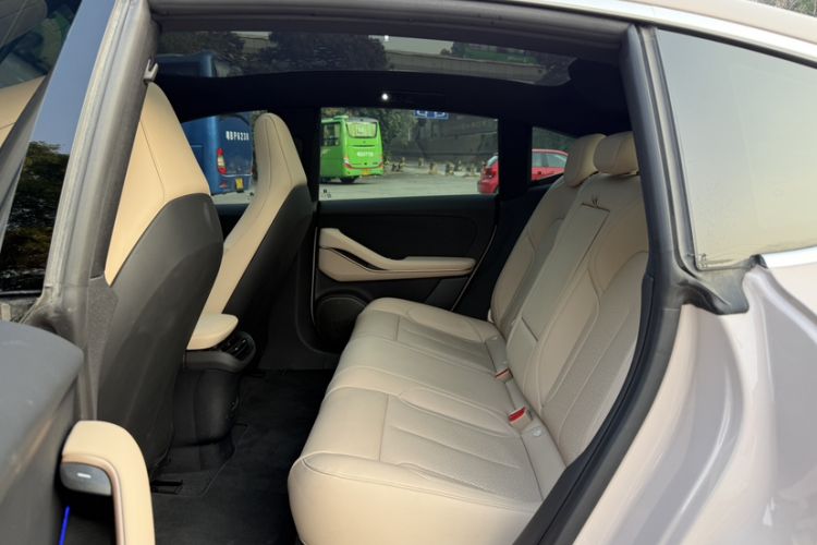 Used Nio ET5 2024 75 kWh Interior 4