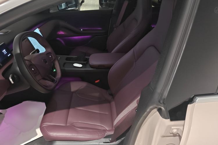 Used Nio ET5 2024 75 kWh Left Front Seat