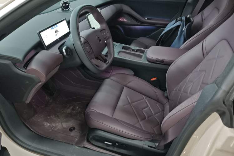 Used Nio ET5 2024 75 kWh Left Front Seat