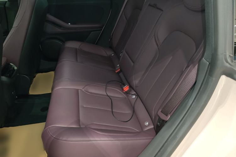 Used Nio ET5 2024 75 kWh Left Rear Seat