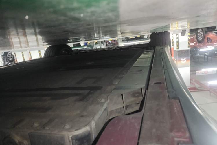 Used Nio ET5 2024 75 kWh Left Side Sill
