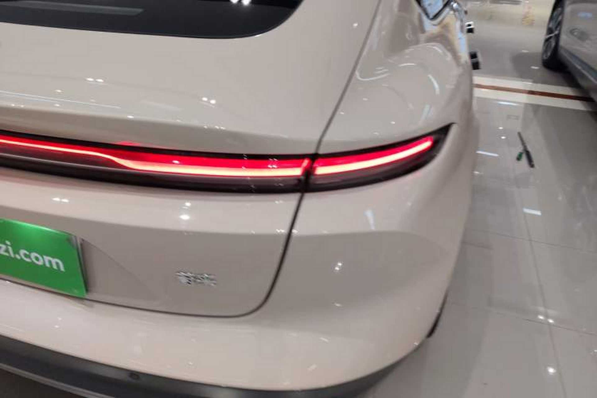 Used Nio ET5 2024 75 kWh Right Rear Taillight
