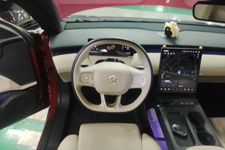 Used Nio ET5 2024 75 kWh Steering Wheel
