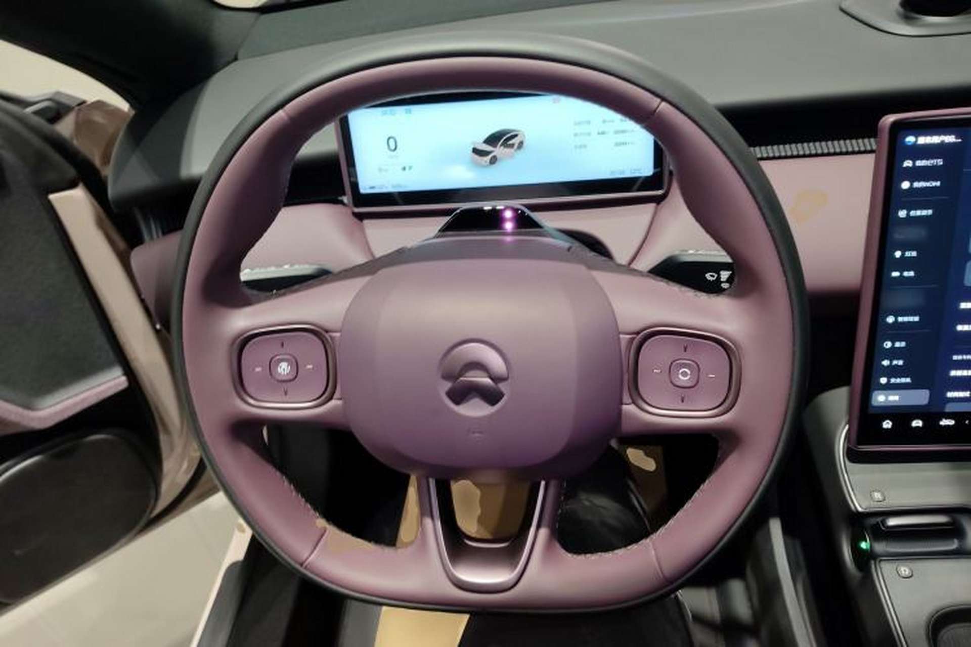 Used Nio ET5 2024 75 kWh Steering Wheel
