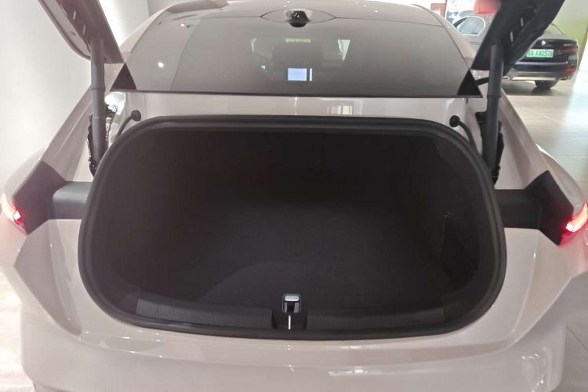 Used Nio ET5 2024 75 kWh Trunk