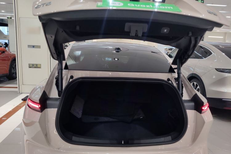 Used Nio ET5 2024 75 kWh Trunk