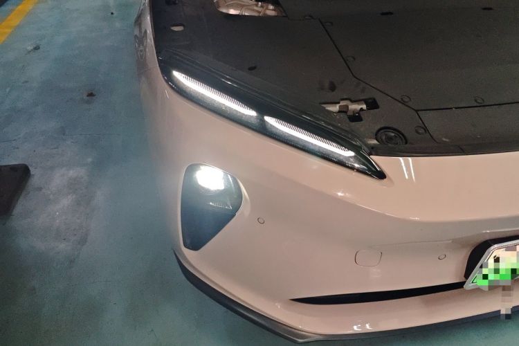 Used Nio ET5 2024 100 kWh Right Front Headlight