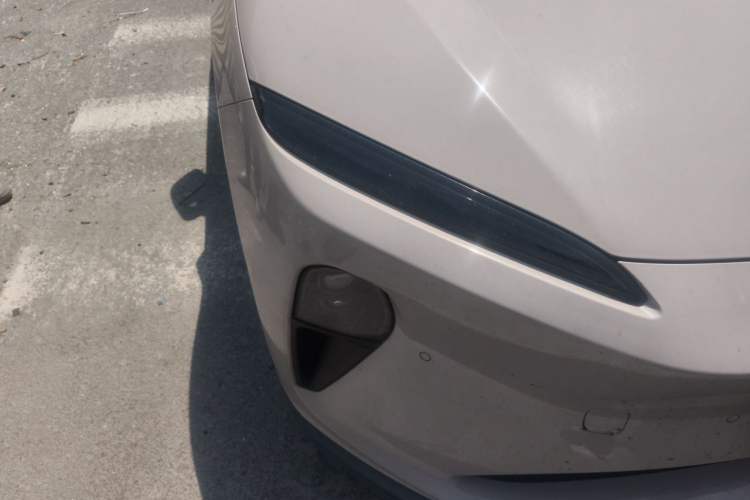 Used Nio ET5 2024 75 kWh Right Front Headlight