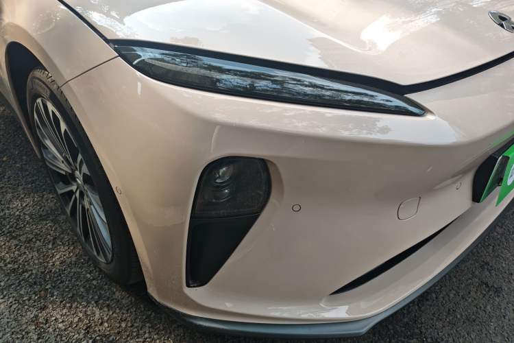 Used Nio ET5 2024 75 kWh Right Front Headlight