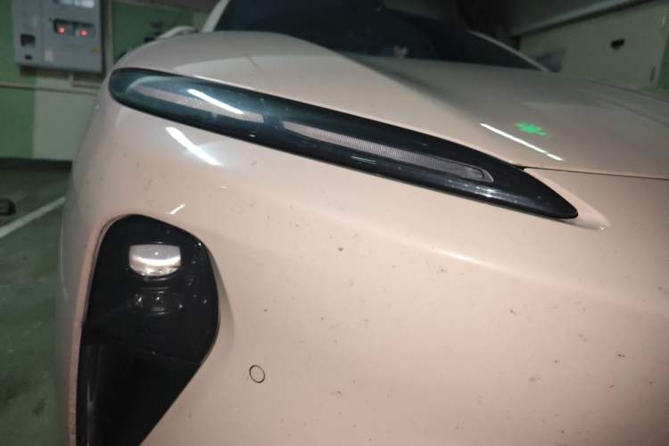 Used Nio ET5 2024 75 kWh Right Front Headlight
