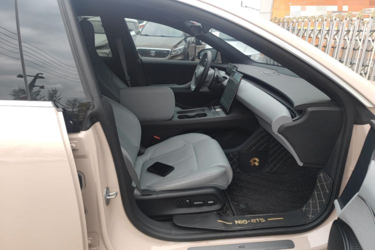 Used Nio ET5 2024 75 kWh Right Front Seat