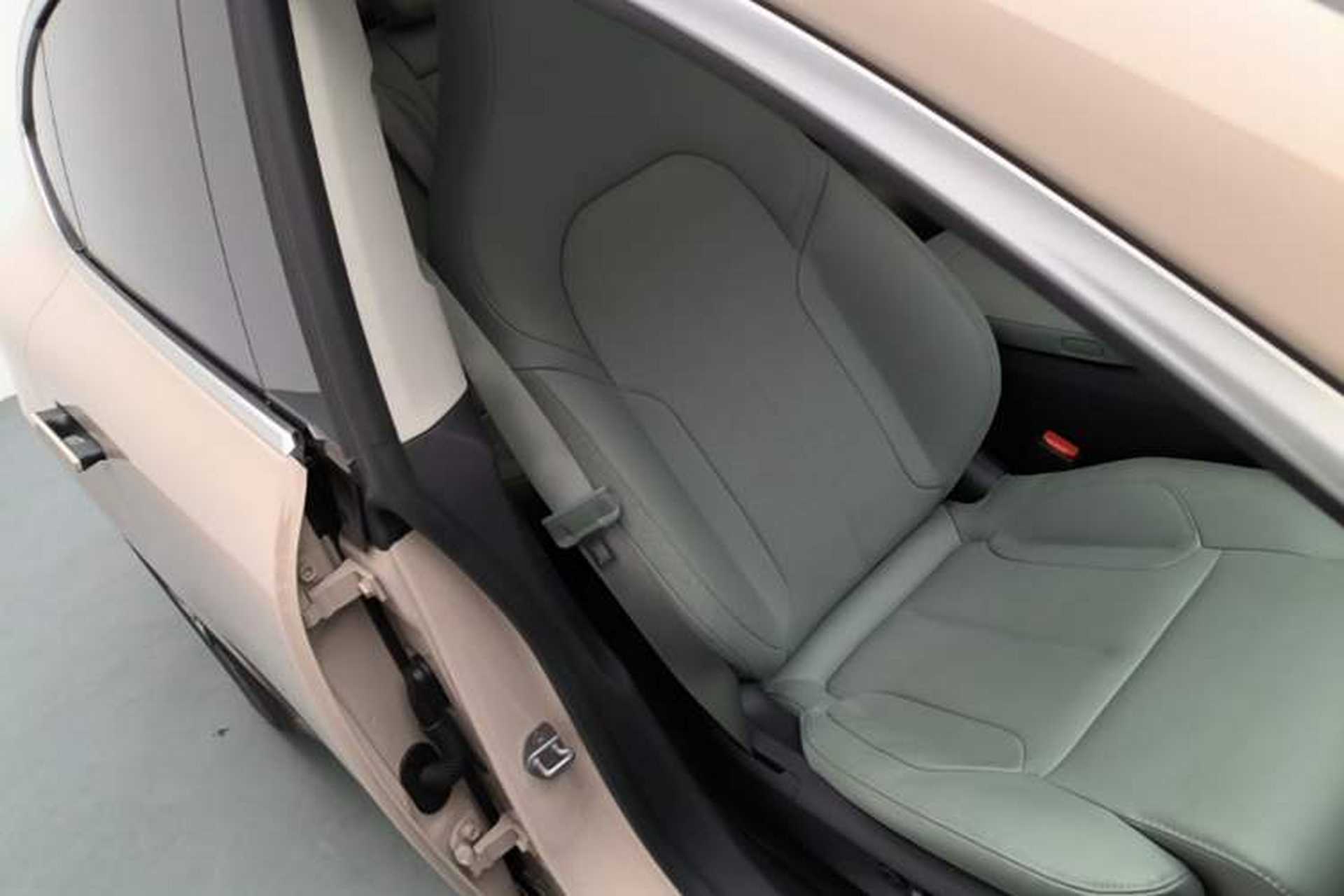 Used Nio ET5 2024 75 kWh Right Front Seat