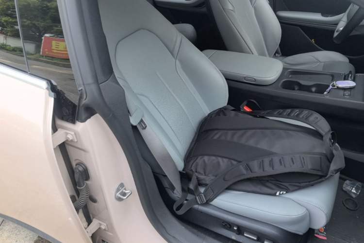 Used Nio ET5 2024 75 kWh Right Front Seat