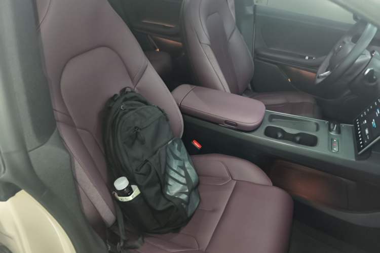 Used Nio ET5 2024 75 kWh Right Front Seat