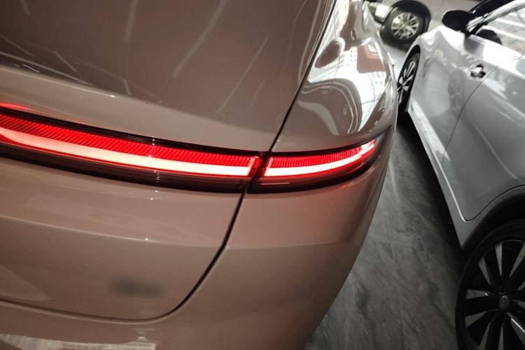 Used Nio ET5 2024 75 kWh Right Rear Taillight