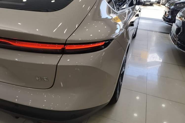 Used Nio ET5 2024 75 kWh Right Rear Taillight